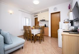 ZADAR - BORIK - stan sa velikom krovnom terasom, Zadar, Appartment