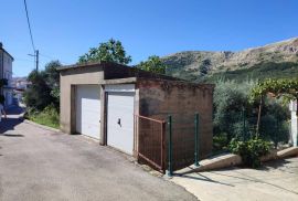 Draga Bašćanska - garaža 18m2, spremište 5 m2 i maslinik 120 m2, Baška, Garage