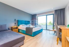 Istra, Poreč hotel 500 m do mora NOVO!, Poreč, Коммерческая недвижимость