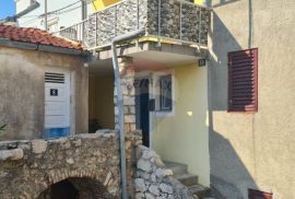 OTOK KRK,PUNAT kuća sa dva stana na prodaju, Punat, Maison