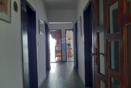 Crikvenica - stan s velikom terasom i pogledom na more, Crikvenica, Apartamento