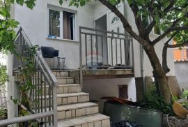 Crikvenica - stan s velikom terasom i pogledom na more, Crikvenica, Apartamento