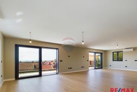 Poreč - Centar, Ekskluzivan penthouse sa pogledom na grad i more, Poreč, Appartment