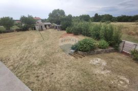 ISTRA, Marčana - Kuća 150m2 na okućnici od 1900m2, Marčana, Famiglia