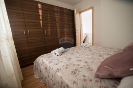 OPATIJA, MEDVEJA- stan s balkonom, parkingom, pogledom na more, Lovran, Appartment