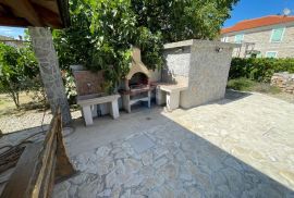 Krk, Gabonjin, autohtona kamena kuća s bazenom, 150 m2, Dobrinj, House