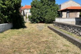 Krk, Gabonjin, autohtona kamena kuća s bazenom, 150 m2, Dobrinj, House