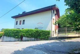 Samobor, Perivoj, prekrasna kuća 400 m2 okružena zelenilom, Samobor, House