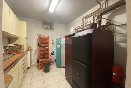 Rijeka, Srdoči, samostojeća kuća s tri stana, Rijeka, Casa