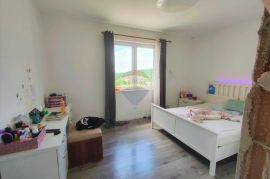 Rovinj-7km,novogradnja sa 2 stana na 965m2 okućnice, Rovinj, House