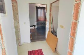 Rovinj-7km,novogradnja sa 2 stana na 965m2 okućnice, Rovinj, House