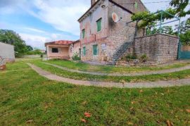 Istra,Kanfanar-2km-dvije kuće na 1525m2 građevinskog zemljišta, Kanfanar, Haus