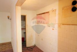 Istra,Vrsar-kuća 220m2 na rivi s poslovnim prostorom za kompletnu renovaciju, Vrsar, Casa