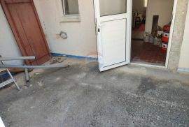 Draga Bašćanska - kuća u nizu 75m2, terase, Baška, Casa