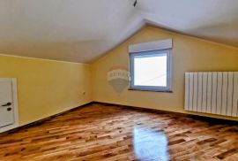 Rijeka, Trsat, najam etaže kuće od 150m2  s pogledom i garažom, Rijeka, Appartment