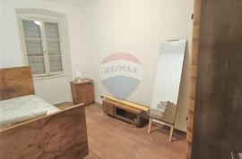 Rovinj,2 etaže X 45m2,centar-za kopletnu renovaciju, Rovinj, Appartement