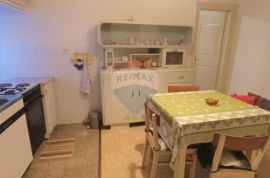 Rovinj,2 etaže X 45m2,centar-za kopletnu renovaciju, Rovinj, Kвартира