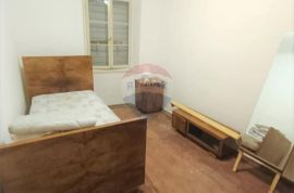 Rovinj,2 etaže X 45m2,centar-za kopletnu renovaciju, Rovinj, Appartement