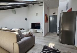 ISTRA, Pula, krasan stan 61 m2  s parkingom u centru, Pula, Wohnung