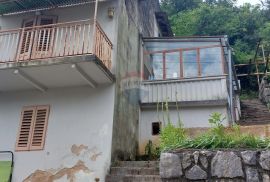 MOŠĆENIČKA DRAGA - Dvojna kuća sa posebnom kućicom - sve za kompletnu renovaciju, Mošćenička Draga, Casa