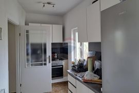 Rijeka,Bakar,Sv.Kuzam,prodaje se kat stambeno poslovnog objekta, Rijeka, Maison