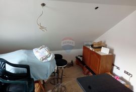 Jadranovo, Crikvenica - stan u potkrovlju, odlična prilika, Crikvenica, Apartamento