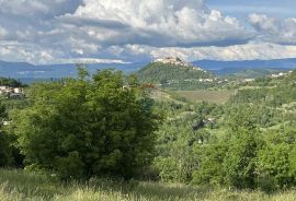 Motovun - okolica, građevinsko zemljište sa prekrasnim pogledom na Motovun, Karojba, Terrain