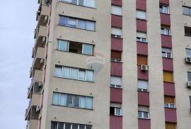 Rijeka, Krimeja - dvosoban klasičan stan sa lođom i pogledom, Rijeka, Appartement