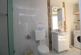 Vrsi, vila 220 m2 prvi red do mora, Vrsi, بيت