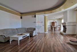 Umag, dvoetažni prostrani stan, Umag, Apartamento