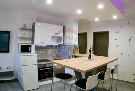 Rijeka, Rastočine, renoviran 2S+DB stan, površine 47 m2, Rijeka, Διαμέρισμα