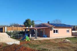 Istra, Loborika, prizemna kućica i projekt, Marčana, Maison