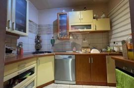 Rijeka, Zamet - kuća, 8S +3DB, tri odvojena stana, Rijeka, House