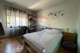 Rijeka, Zamet - kuća, 8S +3DB, tri odvojena stana, Rijeka, Maison