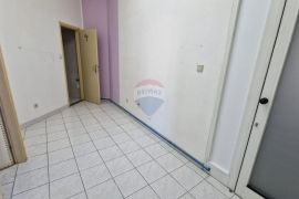 Istra, Pula, Poslovni prostor sa liftom 36.50m2, Pula, Propiedad comercial