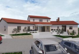 Rovinjsko Selo - roh bau kuća 450m2 + okućnica 3500 m2, Rovinj, Casa