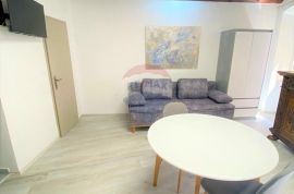 Rovinj,savršeni renovirani studio,1kat,100m od glavnog gradskog trga i mora, Rovinj, Appartement