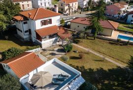 Malinska - Sv. Vid Miholjice kuća 286 m2 + 3 zasebna apartmana 153 m2 na prostranoj okućnici sa pogledom na more, Malinska-Dubašnica, Kuća