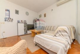 Cres, 3 skl stan na rivi od 87 m2, prvi red do mora, Cres, Kвартира