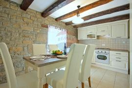 Istra, Motovun okolica, kamena villa sa pogledom, Oprtalj, House