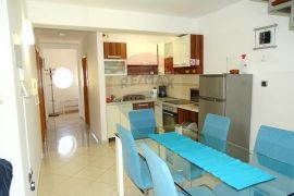 Baška - prekrasan trosobni apartman 100m2, Baška, Daire