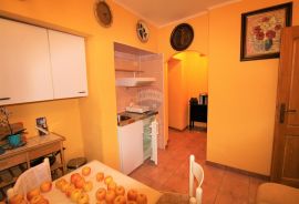 Rovinj,kuća u starom gradu,super lokacija,4 apartmana-225m2, Rovinj, بيت