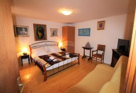 Rovinj,kuća u starom gradu,super lokacija,4 apartmana-225m2, Rovinj, Casa