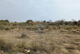 Istra, Peroj, vikend zemljište 710m2, Vodnjan, Land