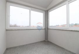 PULA, VELI VRH, komforan stan 1500m od plaže, Fažana, Appartement