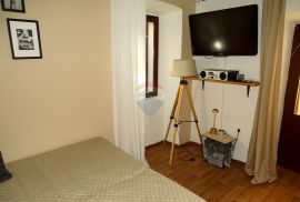 Baška- troetažni stan 85m2, pogled, terasa, Baška, Apartamento