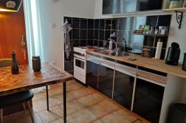 Baška- troetažni stan 85m2, pogled, terasa, Baška, Apartamento