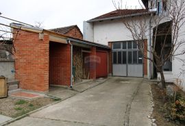 Petrinja, kuća 382 m2, 4 stambene jedinice, Petrinja, Famiglia