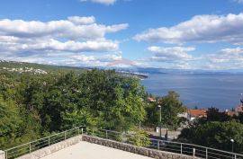 Volosko,visoko prizemlje stan s terasom i pogledom na more, Opatija, Appartement