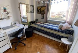 Rijeka, Bulevard, etaža stare vile površine 194 m2, Rijeka, Wohnung